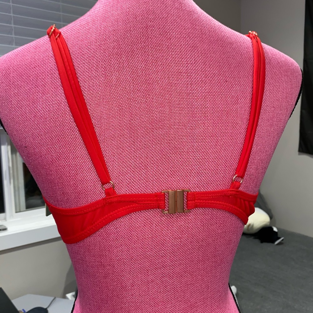 Red bikini top - Picture 3 of 4